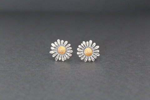Sterling Silver Daisy Post Earrings, Sterling Silver Daisy Flower Post Earrings, Silver Daisy Flower Post Earrings, Daisy Flower Earrings